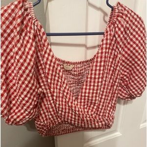 adorable red and white gingham crop top with puffy sleeves and stretchy